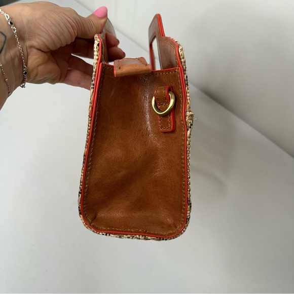 Patricia Nash ❤️ Stylish Tan and Brown Woven Handbag - Picture 2 of 10